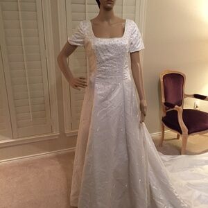Ivory wedding gown